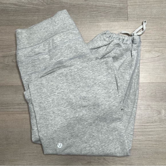 Lululemon Relaxed Fit Joggers, Heather Grey, size 4 - Picture 5 of 5